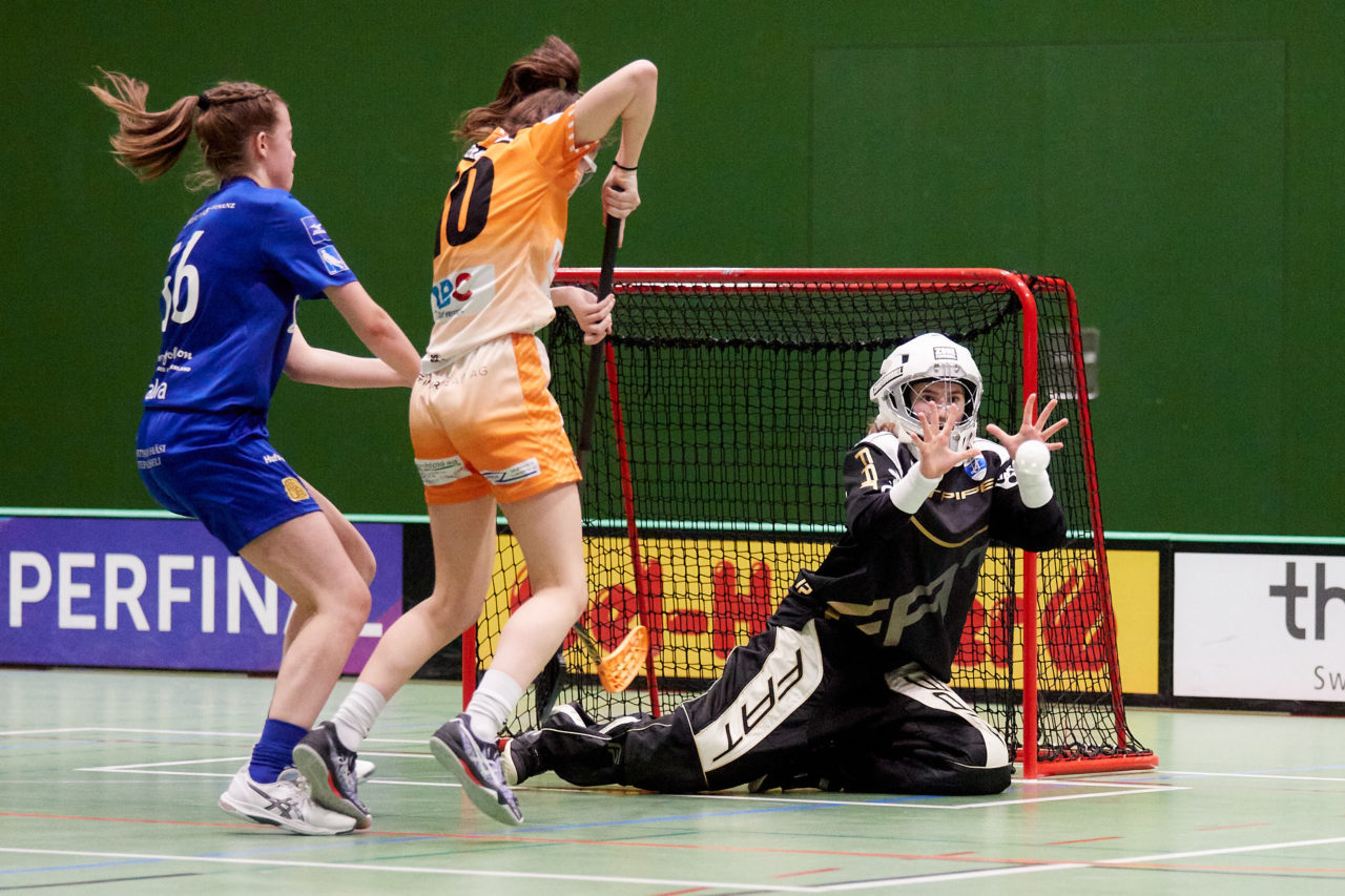 Juniorinnen U21A 
Zug United - UHV Skorpion Emmental am 13. November  2021 in der Sporthalle der Kantonsschule Zug 
Bild: Michael Peter