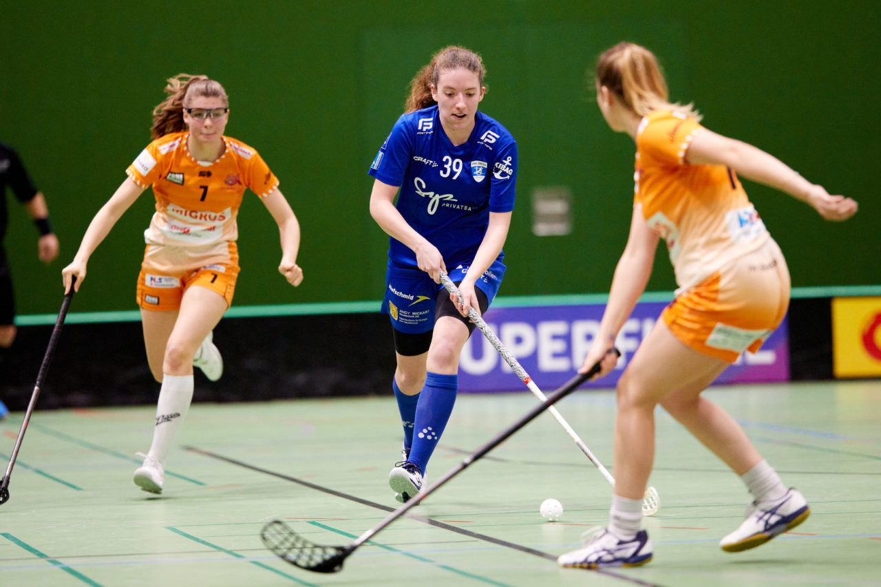 Juniorinnen U21A 
Zug United - UHV Skorpion Emmental am 13. November  2021 in der Sporthalle der Kantonsschule Zug 
Bild: Michael Peter