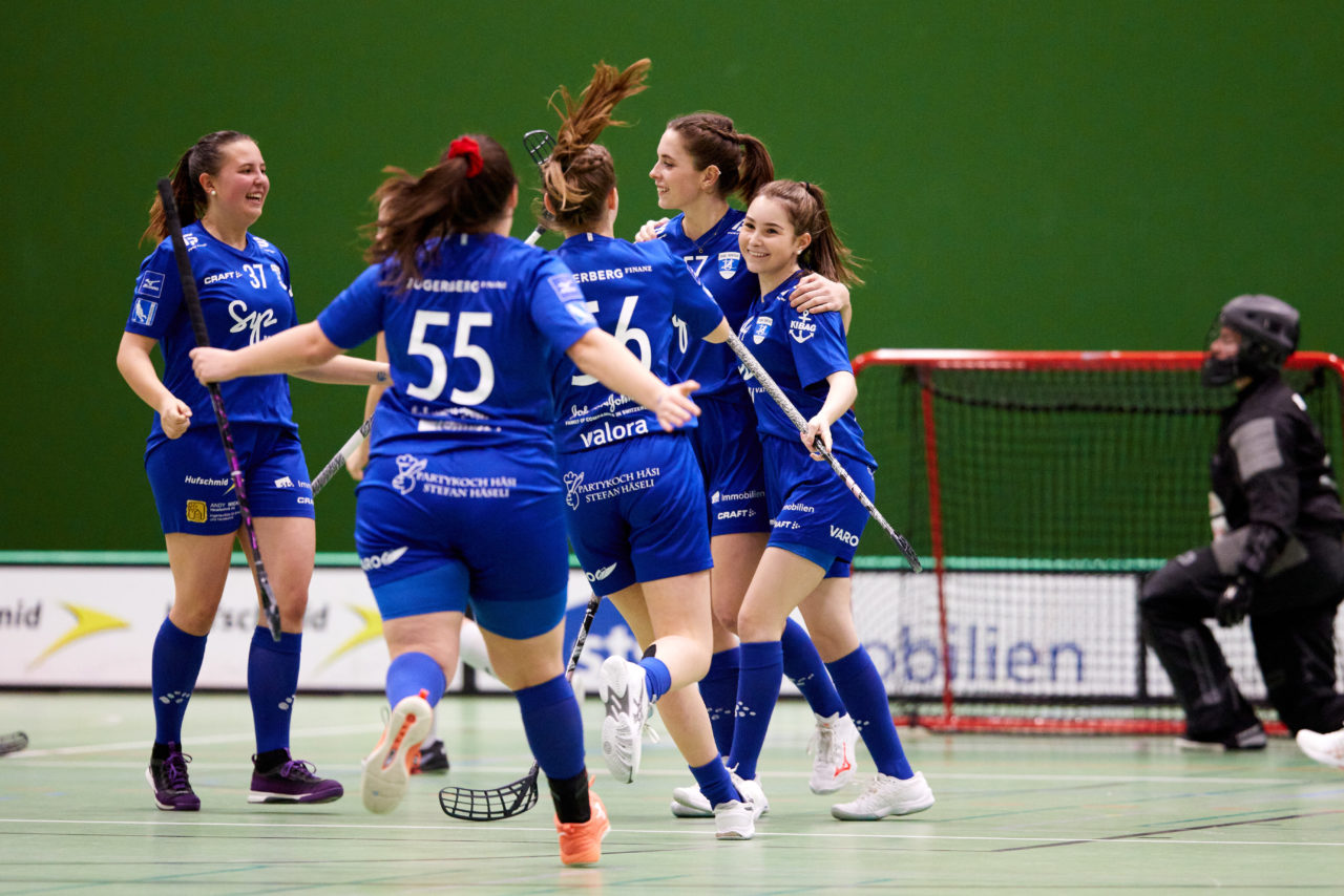 Juniorinnen U21A 
Zug United - UHV Skorpion Emmental am 13. November  2021 in der Sporthalle der Kantonsschule Zug 
Bild: Michael Peter