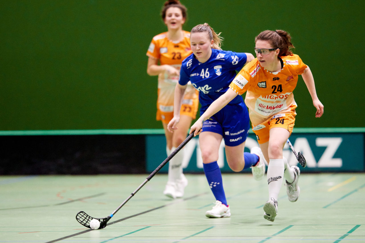 Juniorinnen U21A 
Zug United - UHV Skorpion Emmental am 13. November  2021 in der Sporthalle der Kantonsschule Zug 
Bild: Michael Peter