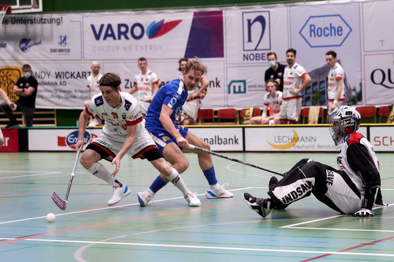 Mobiliar Unihockey Cup Herren  Viertelfinal 2021/2022 
Zug United - Floorball Köniz  am  8. Januar 2022 in der Sporthalle der Kantonsschule Zug 
Bild: Michael Peter